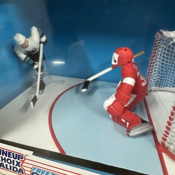 Starting Lineup NHL Freeze Frame One on One Owen Nolan Chris Osgood Kenner 1997 - Picture 3 of 6